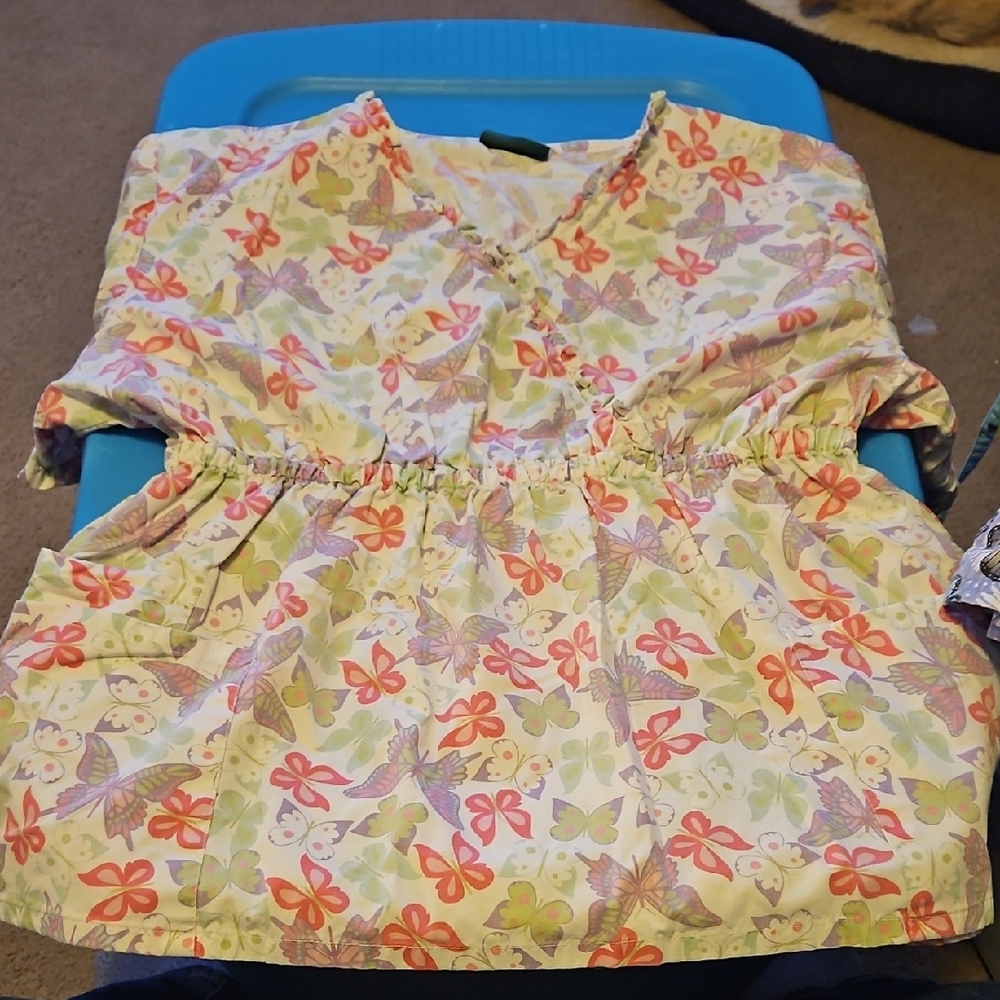 UA Scrubs Women's Blouse - Multicolor Butterfly Print